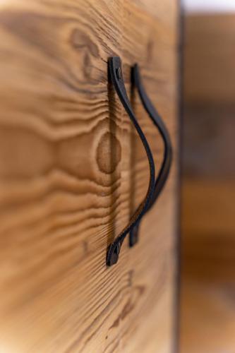 Griffe Schrank Detail