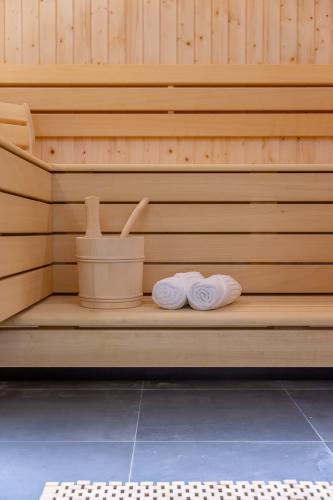 Detail_Sauna_Eimer_ferienhaus_Niedernsill_zell_am_see_Österriech_Chalet_Charlotte_exklusiv_luxus-25